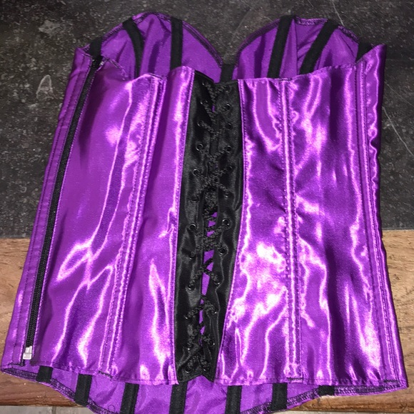 Purple corset size 32 EUC - Picture 2 of 3